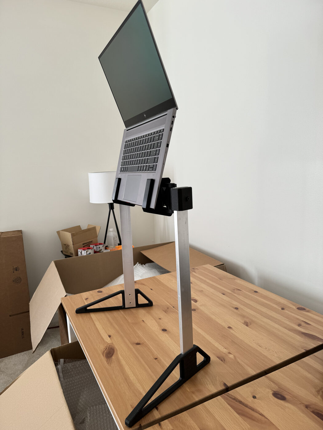 LAN Stand holding laptop without monitor